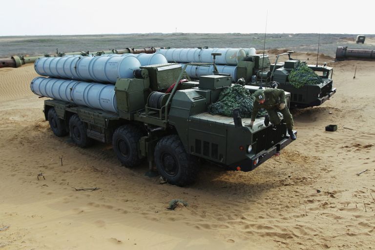 Зенитно-ракетный комплекс С-300 Зенитно-ракетный комплекс С-300