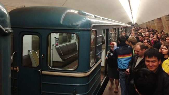 Движение поездов прервано на серой ветке московского метро Движение поездов прервано на серой ветке московского метро