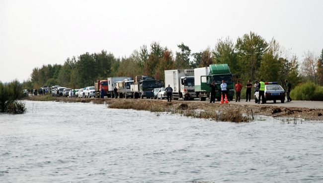Автодорога Хабаровск-Комсомольск-на-Амуре во время паводка