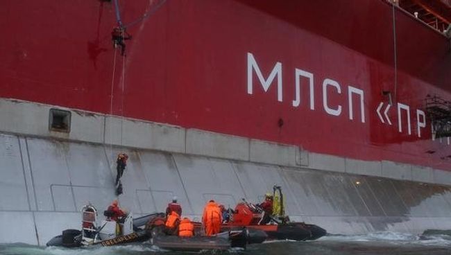 Активисты Гринпис поднялись на нефтяную платформу Приразломная. Фото с места события Активисты Гринпис поднялись на нефтяную платформу Приразломная. Фото с места события