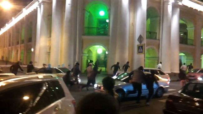 Неизвестные устроили драку и перестрелку в центре Петербурга. Архивное фото Неизвестные устроили драку и перестрелку в центре Петербурга. Архивное фото