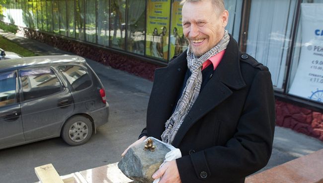 Памятник лягушке-путешественнице и его автор Олег Кислицкий Памятник лягушке-путешественнице и его автор Олег Кислицкий