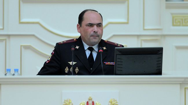 Начальник полиции Петербурга Константин Власов на заседании ЗакС Петербурга 25 сентября 2013 года. Начальник полиции Петербурга Константин Власов на заседании ЗакС Петербурга 25 сентября 2013 года.