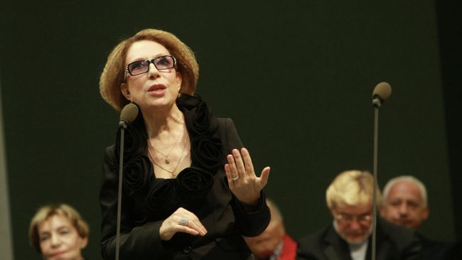 Актриса Инна Чурикова Актриса Инна Чурикова