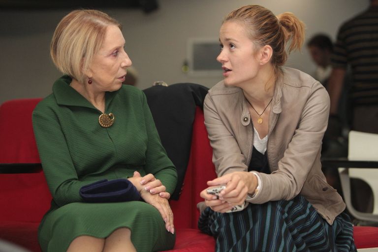 Актрисы Инна Чурикова и Надежда Михалкова Актрисы Инна Чурикова и Надежда Михалкова
