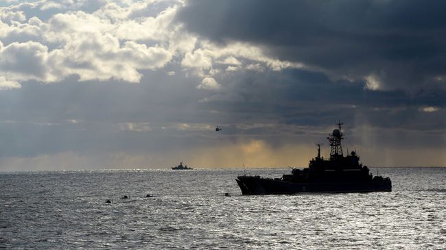 Военные учения на море, архивное фото