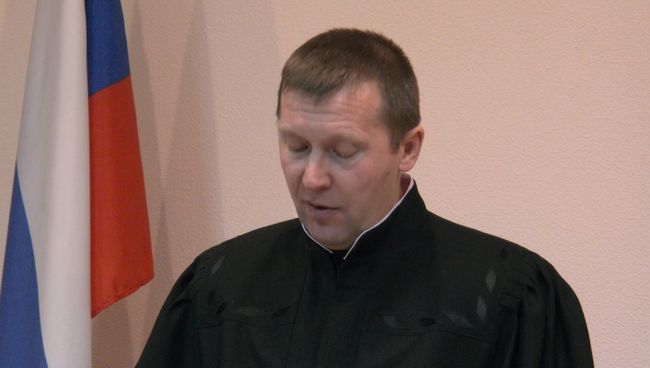Суд озвучил приговор пилоту, из-за которого в Игарке погибли 12 человек Суд озвучил приговор пилоту, из-за которого в Игарке погибли 12 человек