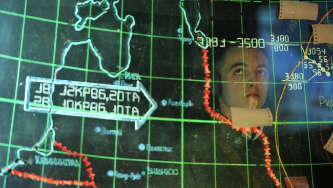 Военнослужащий войск Воздушно-космической обороны на боевом дежурстве. Архивное фото