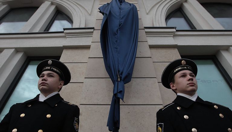 Бюсты великих флотоводцев установлены на Синопской набережной в Петербурге Бюсты великих флотоводцев установлены на Синопской набережной в Петербурге