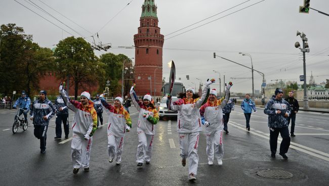 Эстафета Олимпийского огня. Москва. День 2. Архивное фото.