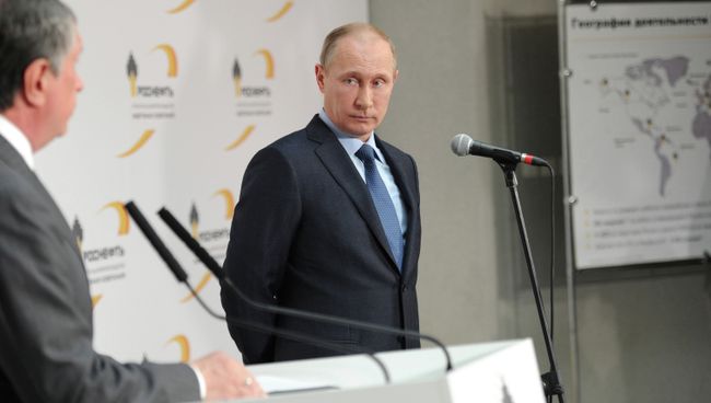 Владимир Путин на территории Туапсинского НПЗ Роснефти. Фото с места события