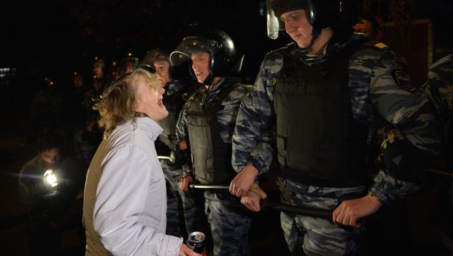 Беспорядки в московском районе Бирюлево Беспорядки в московском районе Бирюлево