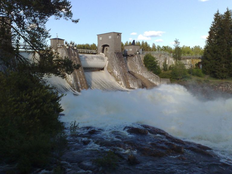 Контролируемый водопад Контролируемый водопад