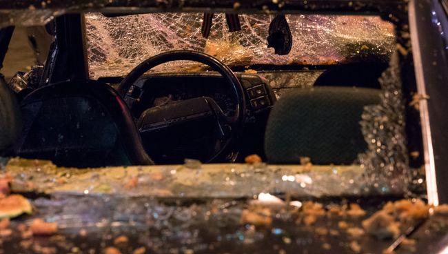 Последствия массовых беспорядков в московском районе Бирюлево. Последствия массовых беспорядков в московском районе Бирюлево.