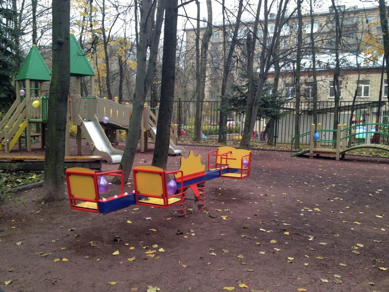 Интегративная детская площадка, построенная с учетом особенностей детей с ДЦП и аутизмом