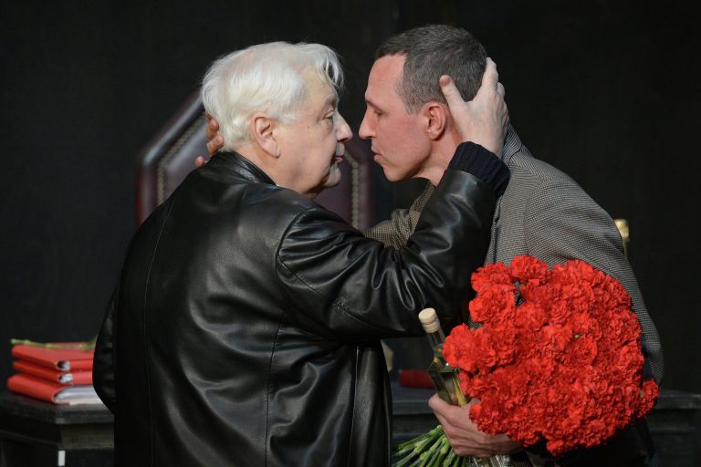 Игорь Верник и Олег Табаков на праздновании 50-летия Игоря Верника в МХТ им. Чехова.