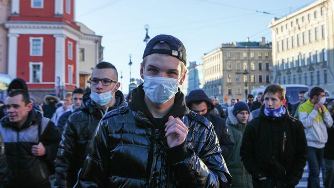 Шествие участников акции националистов в Петербурге. Фото с места событий