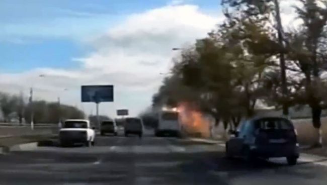 Момент взрыва в пассажирском автобусе в Волгограде. Кадры регистратора Момент взрыва в пассажирском автобусе в Волгограде. Кадры регистратора