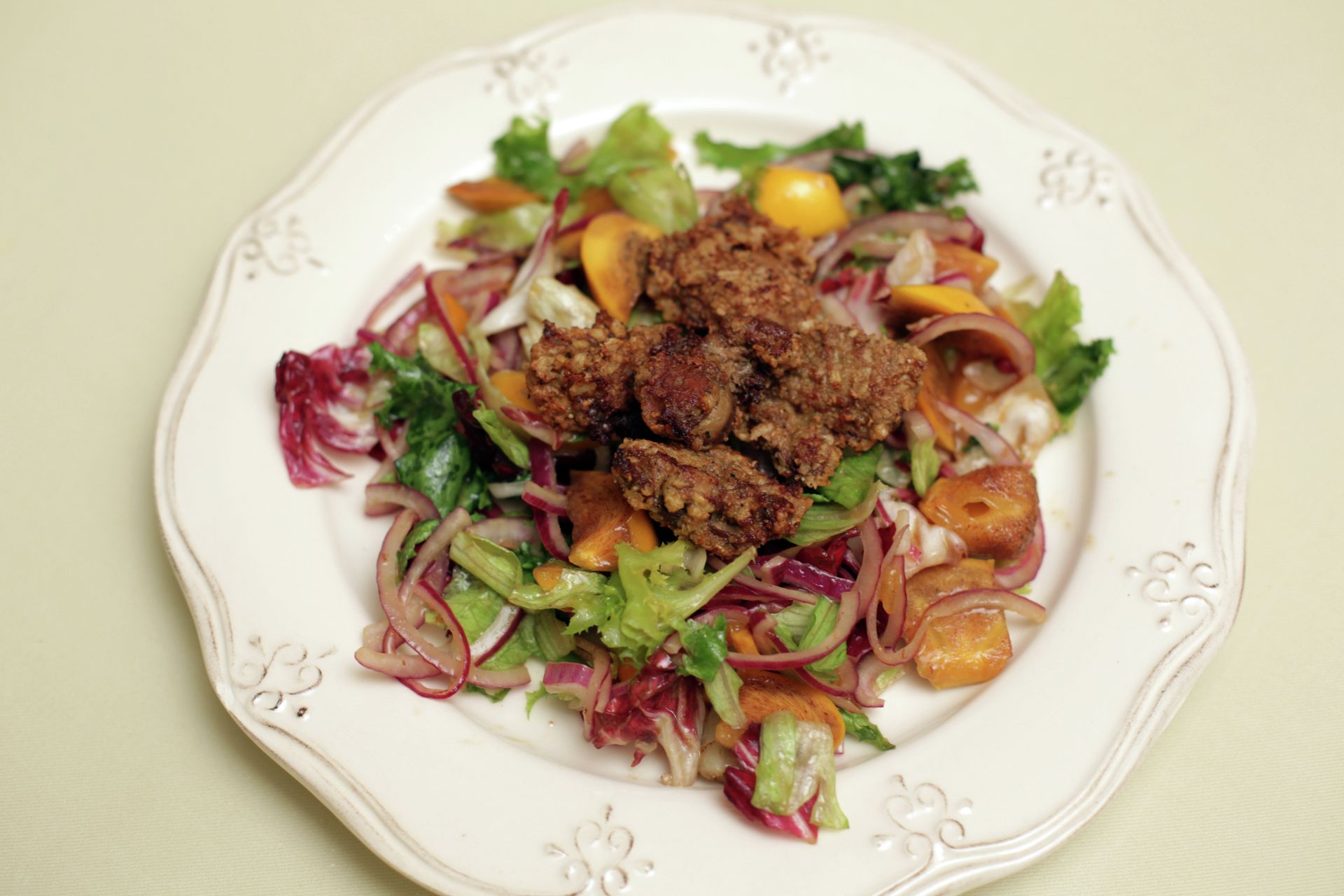 Теплый салат с хурмой и куриной печенью Теплый салат с хурмой и куриной печенью - РИА Новости, 1920, 04.12.2020