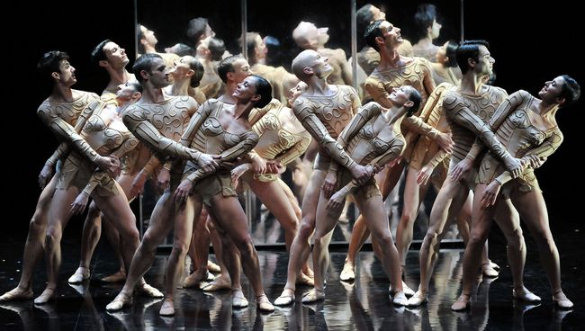 Балет Magnifique (Великолепие) в исполнении труппы Malandain Ballet Biarritz Балет Magnifique (Великолепие) в исполнении труппы Malandain Ballet Biarritz