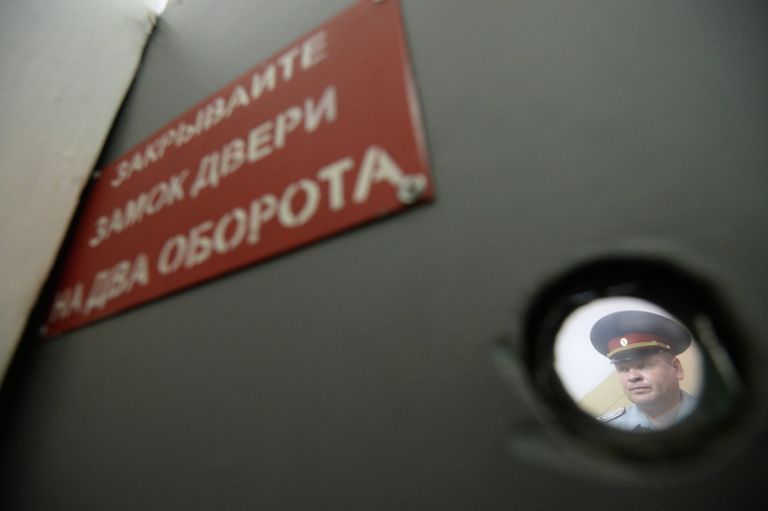 Сотрудник Владимирского централа (тюрьма № 2 УФСИН Владимирской области) Сотрудник Владимирского централа (тюрьма № 2 УФСИН Владимирской области)