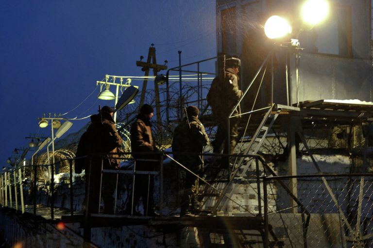 Утренний развод караула по периметру охраняемого объекта Утренний развод караула по периметру охраняемого объекта