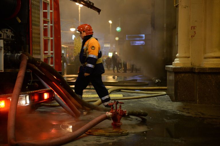Пожар в тепловом коллекторе в центре Москвы Пожар в тепловом коллекторе в центре Москвы