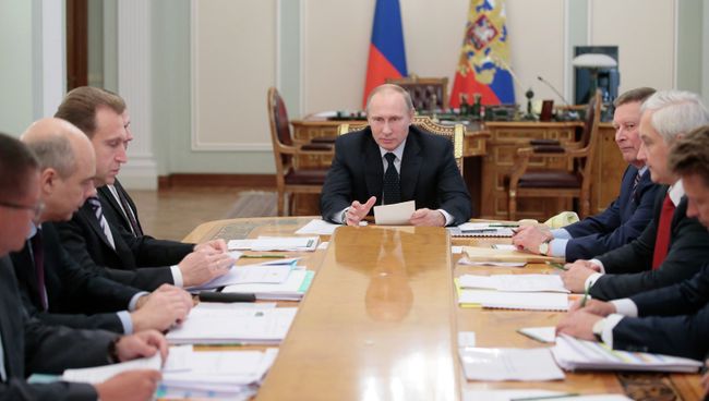 В.Путин провел совещание в Ново-Огарево В.Путин провел совещание в Ново-Огарево
