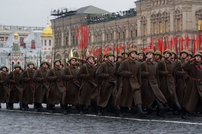 Торжественный марш, посвященный годовщине Парада 1941 года