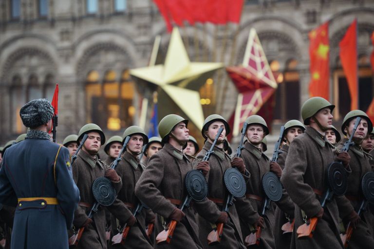 Торжественный марш, посвященный годовщине Парада 1941 года Торжественный марш, посвященный годовщине Парада 1941 года