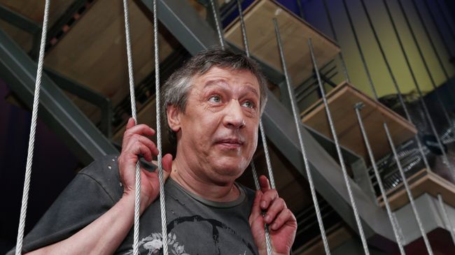Актер Михаил Ефремов во время прямого эфира ньюзикла Господин Хороший Актер Михаил Ефремов во время прямого эфира ньюзикла Господин Хороший