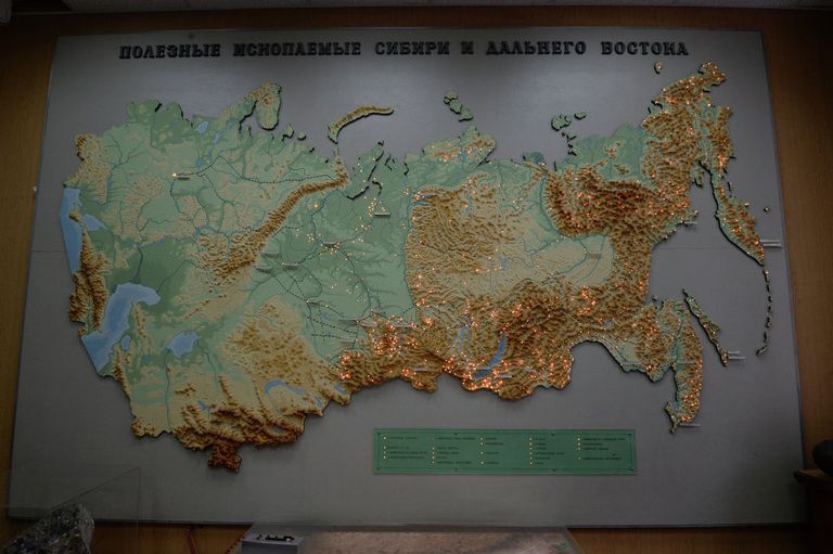 Карта полезных ископаемых Сибири и Дальнего Востока в Центральном сибирском геологическом музее