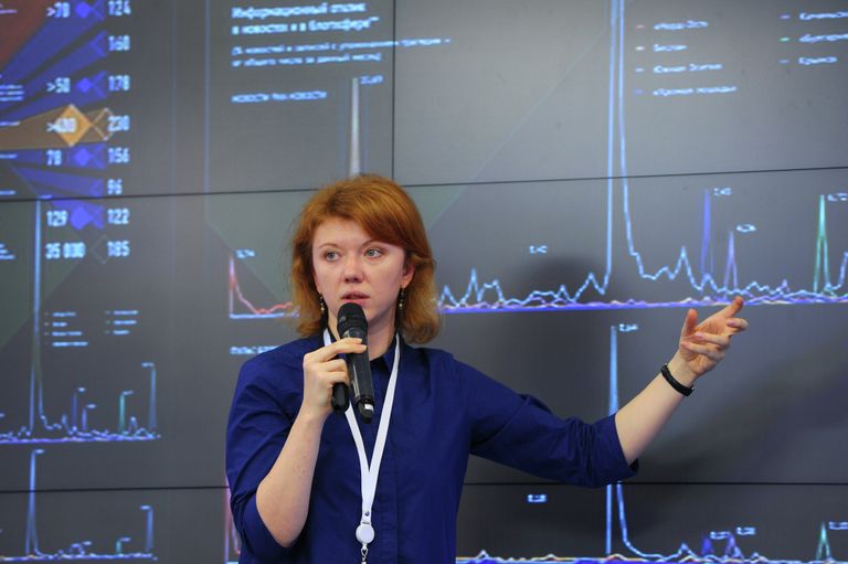 Креативный директор студии инфографики РИА Новости Майя Стравинская на московском хакатоне Креативный директор студии инфографики РИА Новости Майя Стравинская на московском хакатоне