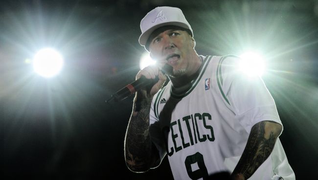 Вокалист группы Limp Bizkit Фред Дерст, архивное фото Вокалист группы Limp Bizkit Фред Дерст, архивное фото