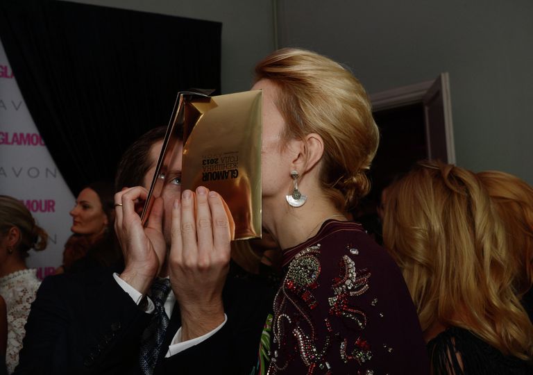 Надежда Михалкова перед церемонией вручения премии Женщина года GLAMOUR 2013 в Российском академическом Молодежном театре в Москве Надежда Михалкова перед церемонией вручения премии Женщина года GLAMOUR 2013 в Российском академическом Молодежном театре в Москве