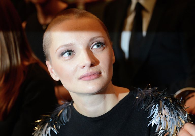 Актриса Екатерина Вилкова перед церемонией вручения премии Женщина года GLAMOUR 2013 в Российском академическом Молодежном театре в Москве Актриса Екатерина Вилкова перед церемонией вручения премии Женщина года GLAMOUR 2013 в Российском академическом Молодежном театре в Москве