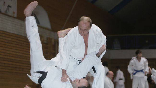 Премьер-министр РФ Владимир Путин провел тренировку по дзюдо в Школе высшего спортивного мастерства в Санкт-Петербурге Премьер-министр РФ Владимир Путин провел тренировку по дзюдо в Школе высшего спортивного мастерства в Санкт-Петербурге