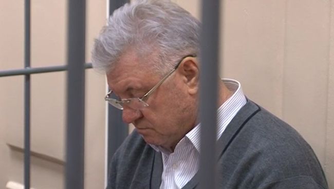 Кадры задержания и ареста мэра Астрахани по подозрению во взяточничестве Кадры задержания и ареста мэра Астрахани по подозрению во взяточничестве