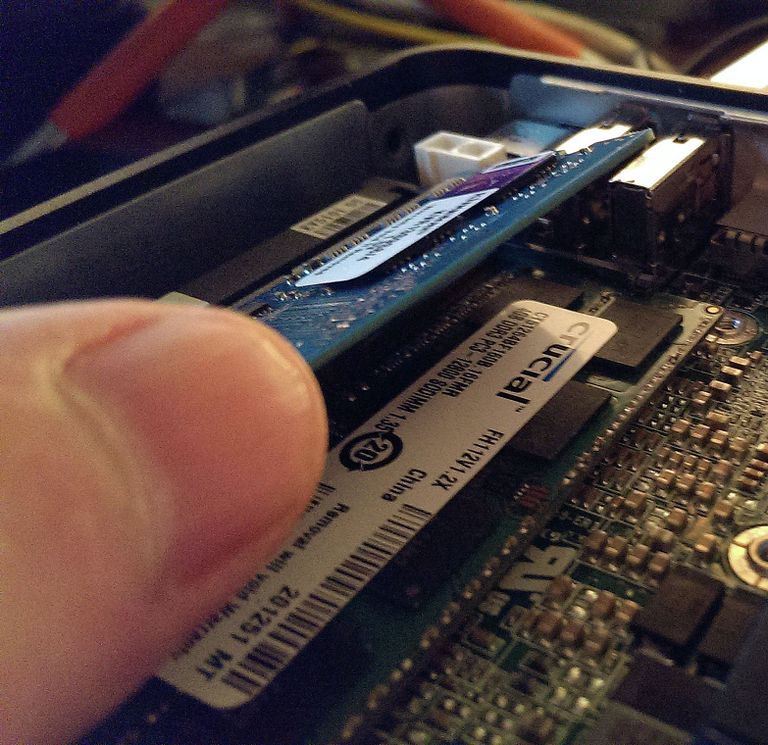 Intеl NUC DC53427HYE. Установка добавочной памяти Intеl NUC DC53427HYE. Установка добавочной памяти