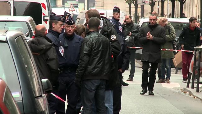 Неизвестный открыл стрельбу в редакции Liberation в Париже. Кадры с места ЧП Неизвестный открыл стрельбу в редакции Liberation в Париже. Кадры с места ЧП