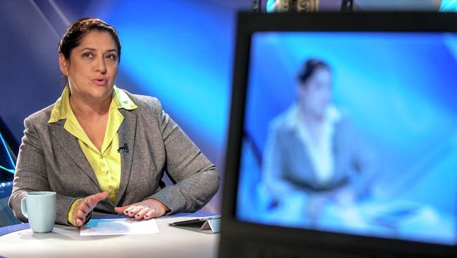 Продюсер и телеведущая Анастасия Журавлева во время съемок публицистической передачи Кстати, о погоде Продюсер и телеведущая Анастасия Журавлева во время съемок публицистической передачи Кстати, о погоде