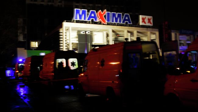Обрушение крыши супермаркета в Риге. Фото с места событий