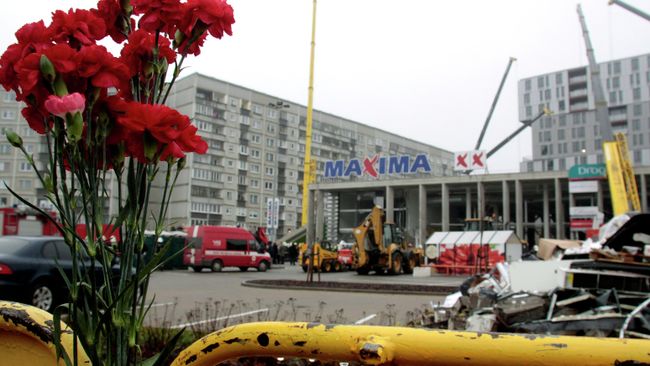 Обрушение крыши торгового центра в Риге Обрушение крыши торгового центра в Риге