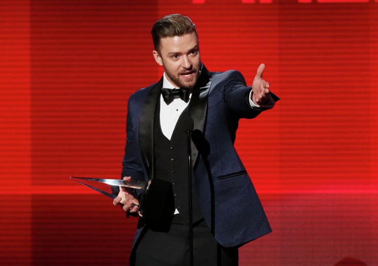 Американский певец Джастин Тимберлейк на 41-й церемонии American Music Awards Американский певец Джастин Тимберлейк на 41-й церемонии American Music Awards