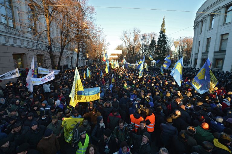Пикет сторонников евроинтеграции Украины у здания Верховной Рады в Киеве
