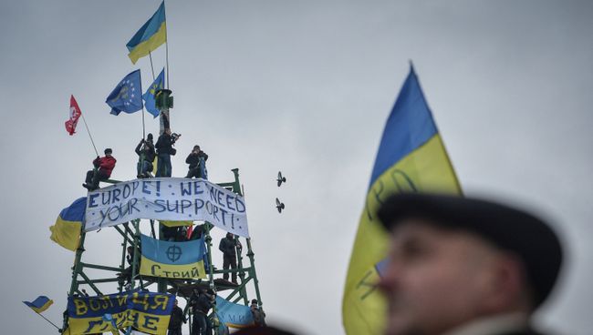 Евроелка на Майдане Незалежности в Киеве. Архивное фото Евроелка на Майдане Незалежности в Киеве. Архивное фото