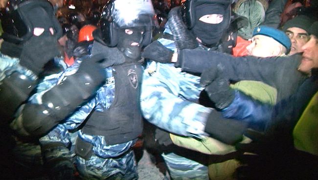 Хронология ночного противостояния Беркута и активистов евромайдана Хронология ночного противостояния Беркута и активистов евромайдана
