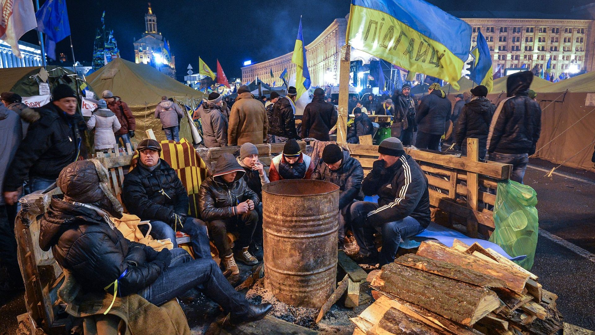 Сторонники евроинтеграции Украины на площади Независимости в Киеве Сторонники евроинтеграции Украины на площади Независимости в Киеве - РИА Новости, 1920, 21.11.2023