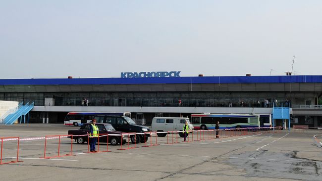 Аэропорт Емельяново в Красноярске, архивное фото Аэропорт Емельяново в Красноярске, архивное фото