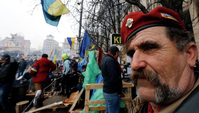 Участники акции сторонников евроинтеграции на Площади Независимости в Киеве. 16 декабря 2013 Участники акции сторонников евроинтеграции на Площади Независимости в Киеве. 16 декабря 2013